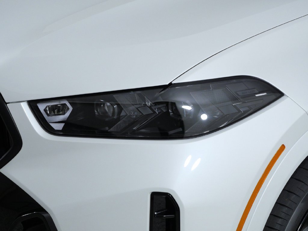 New 2027 Mineral White Metallic BMW xDrive40i image 3