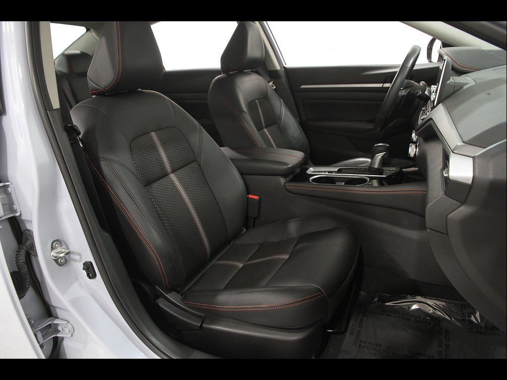 2025 Nissan Altima SR - Photo 15