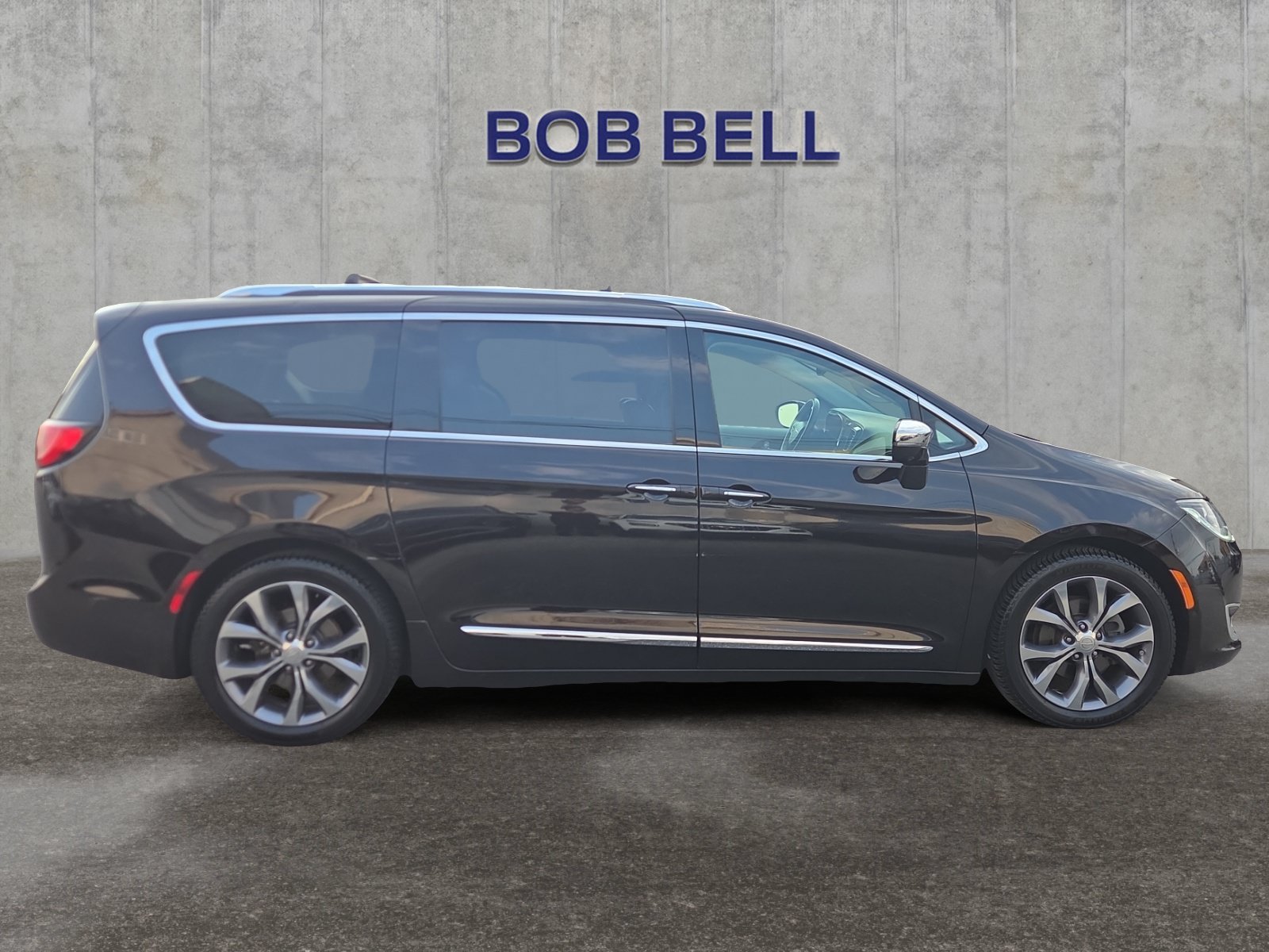 2019 Chrysler Pacifica Limited - Photo 6