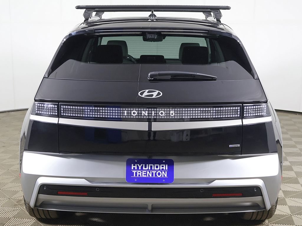 2025 Hyundai IONIQ 5 Limited - Photo 18