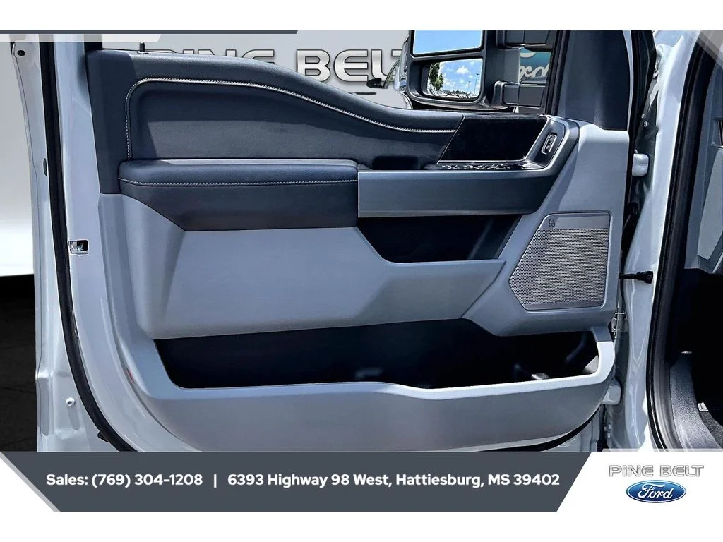 New 2026 Avalanche Ford F-250® XLT image 18