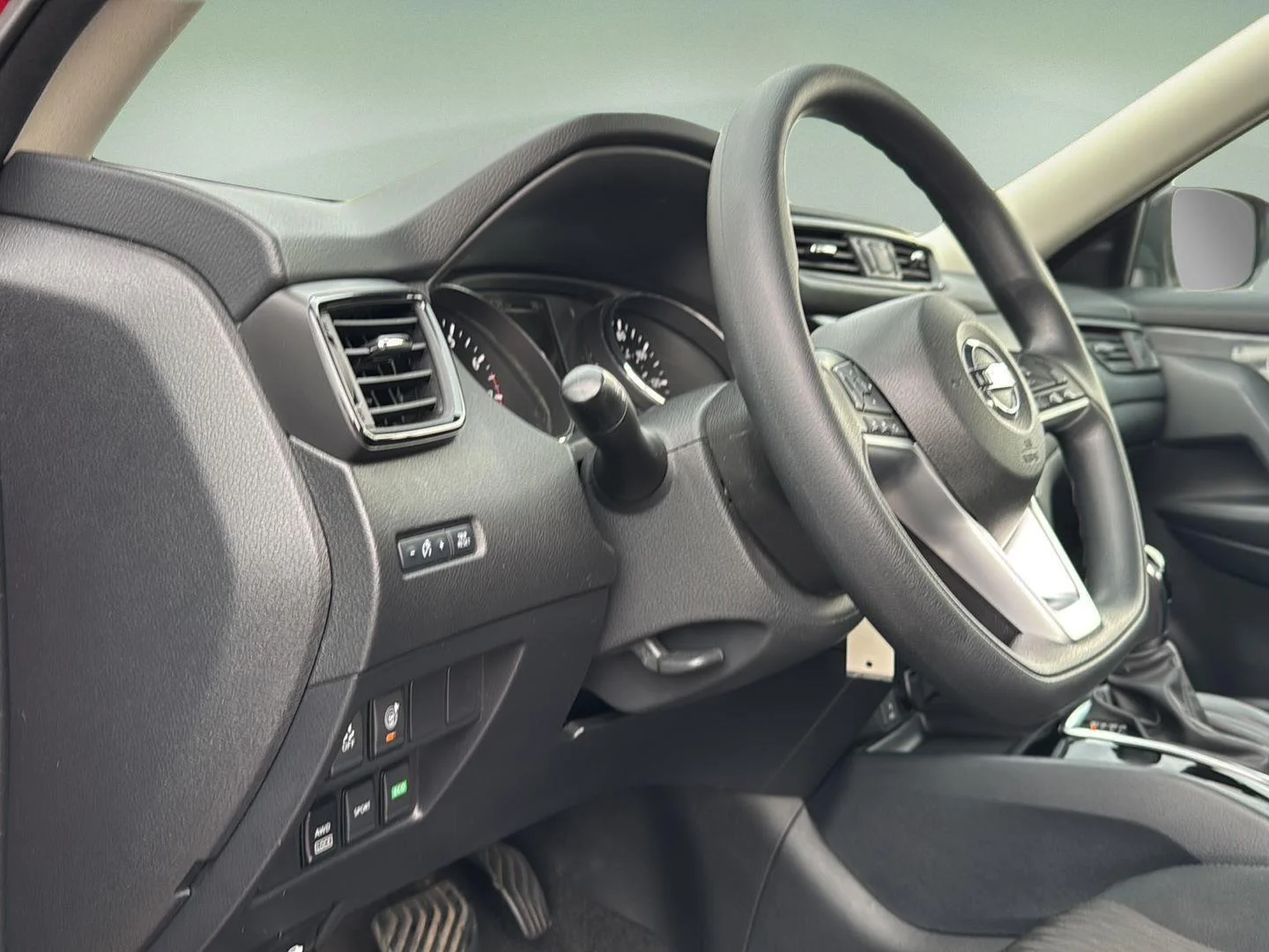Used 2017 Palatial Ruby Nissan S image 23