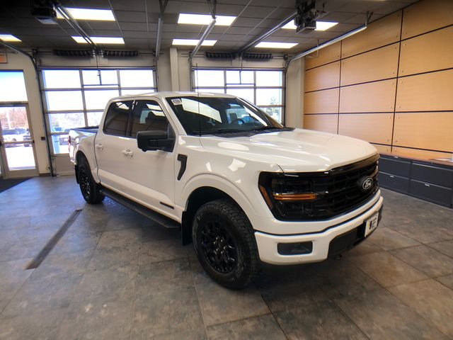 New 2026 Oxford White Ford XLT image 1