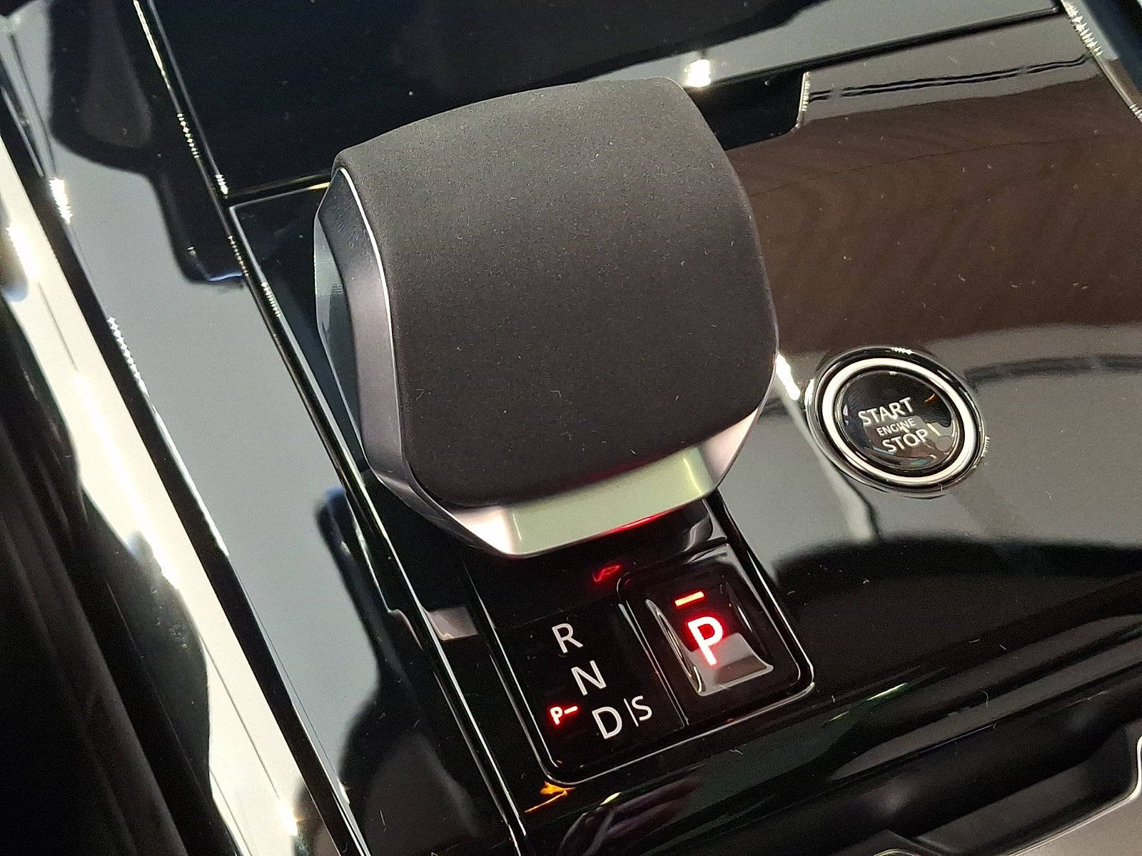 New 2026 Borasco Grey Land Rover  image 10