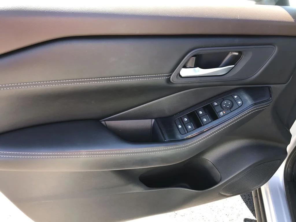 Used 2023 Silver Nissan SV image 13