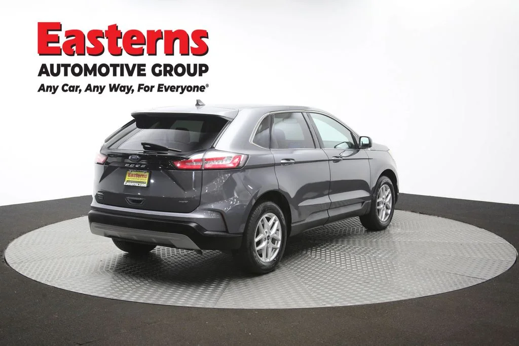 Used 2023 Gray Ford SEL image 40