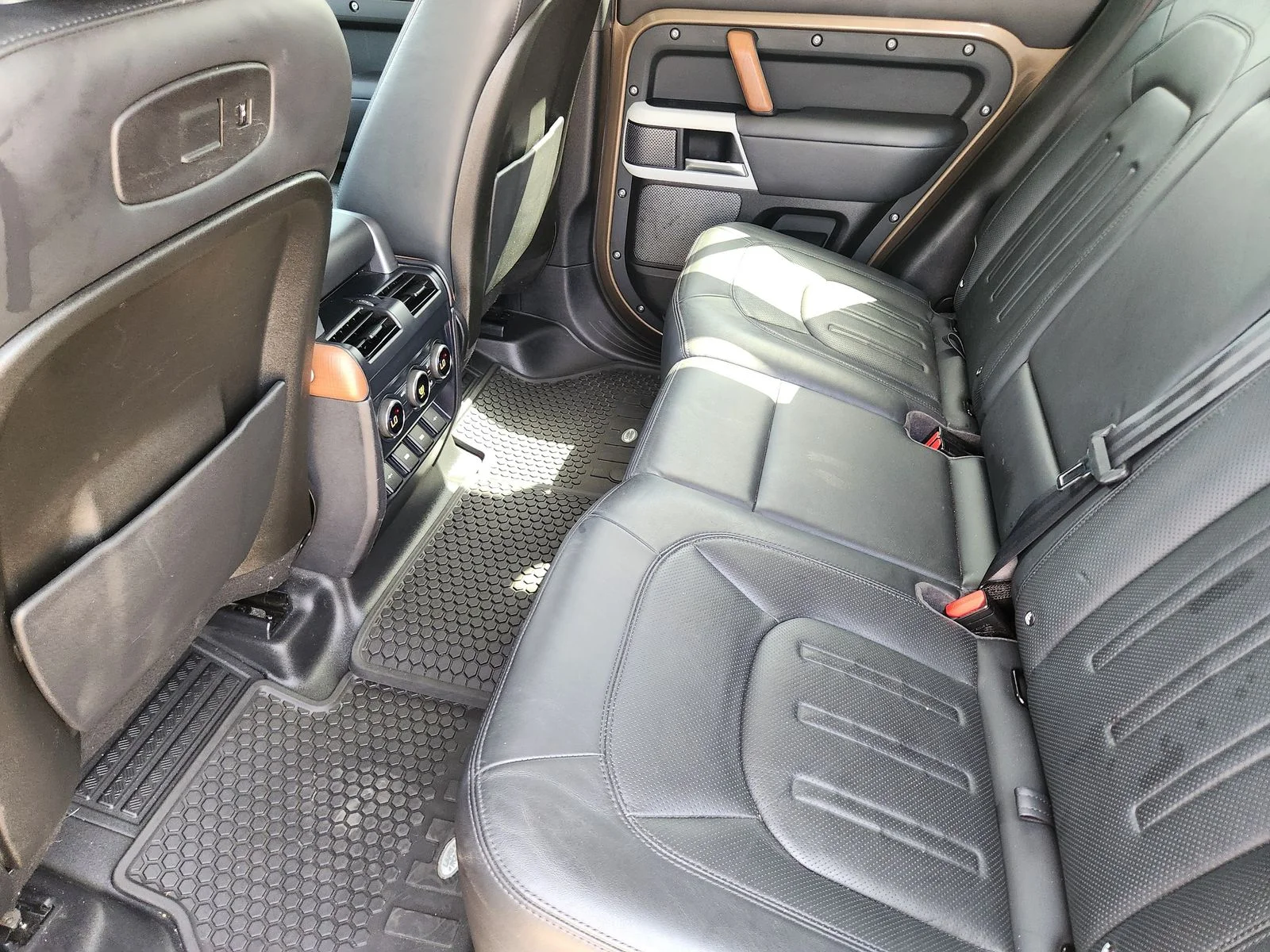 Used 2020 Green Land Rover HSE image 30