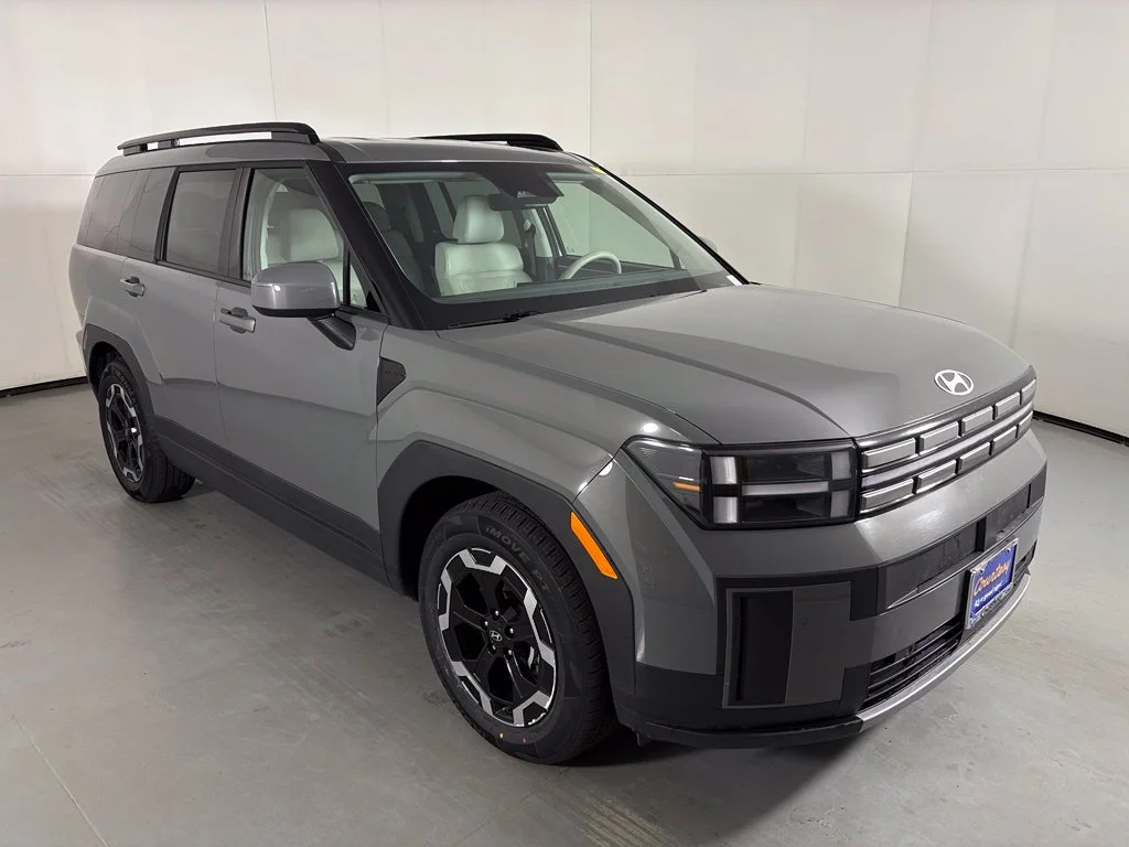 Used 2025 Gray Hyundai SEL image 2