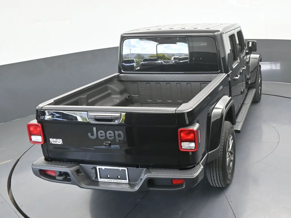New 2026 Black Clear-Coat Exterior Paint Jeep Sport S image 42