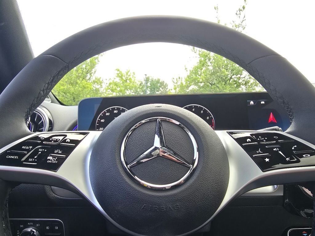 New 2026 Cosmos Black Metallic Mercedes-Benz GLB 250 image 28