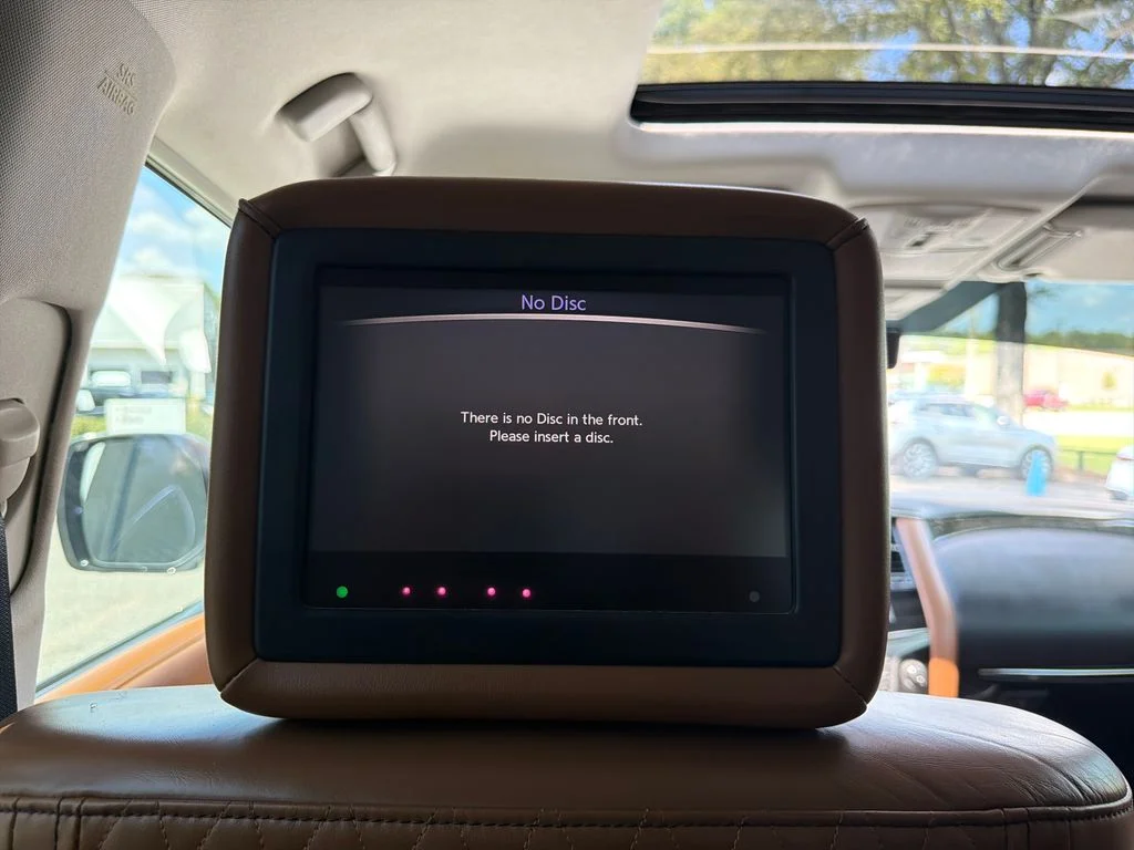 Used 2018 Moonstone White INFINITI  image 10