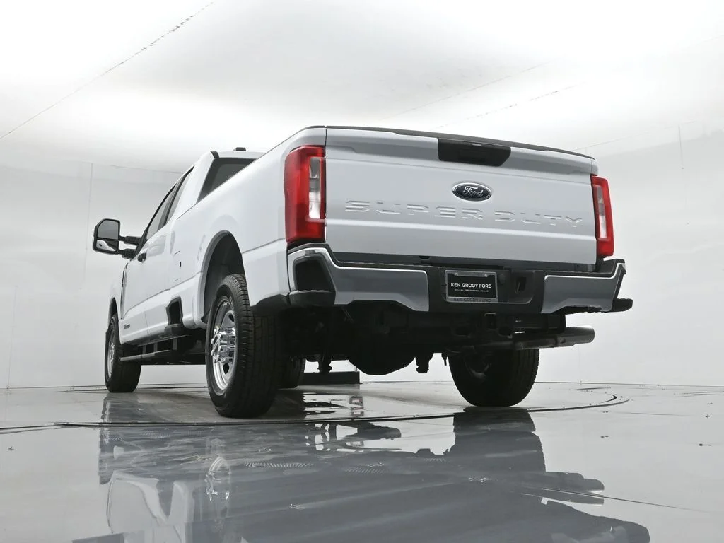 New 2026 Oxford White Ford XL image 47