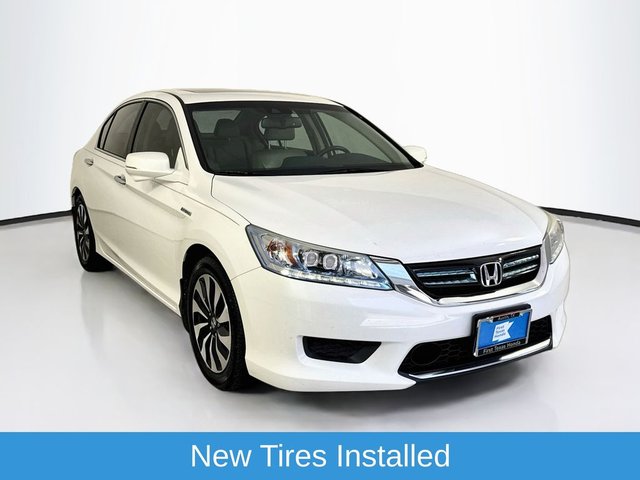 Pre-Owned 2015 Honda Accord Hybrid Touring