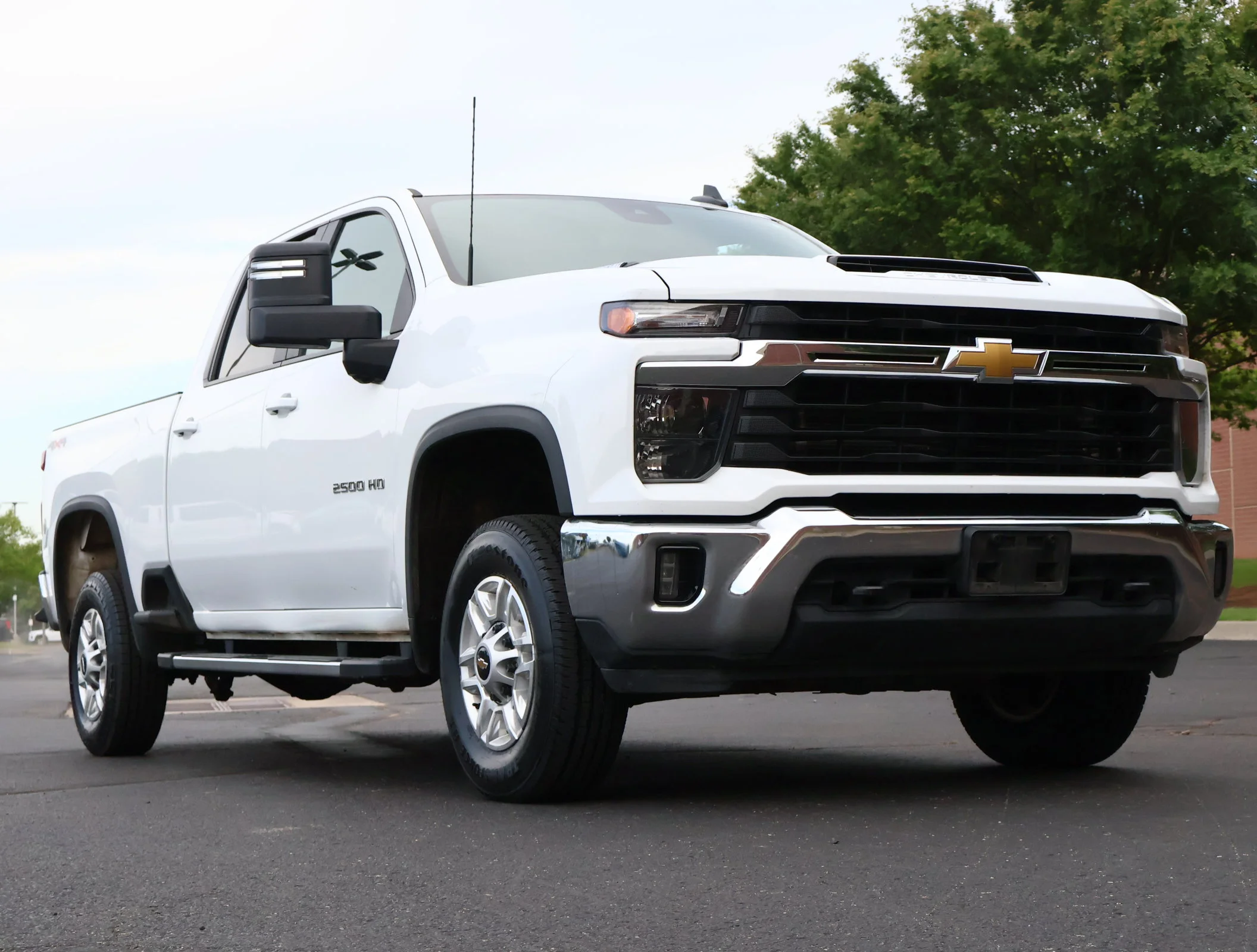 2025 Chevrolet Silverado HD LT 4WD Crew Cab Standard Box's photo