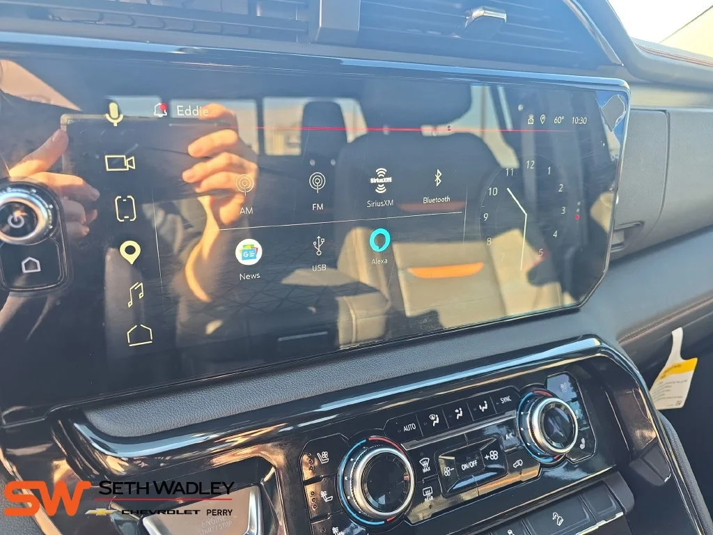 Used 2025 Onyx Black GMC AT4 image 21