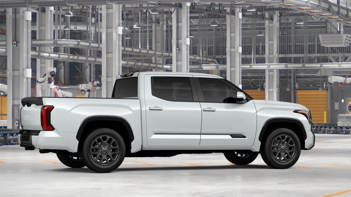 New 2026 Wind Chill Pearl Toyota Platinum image 11