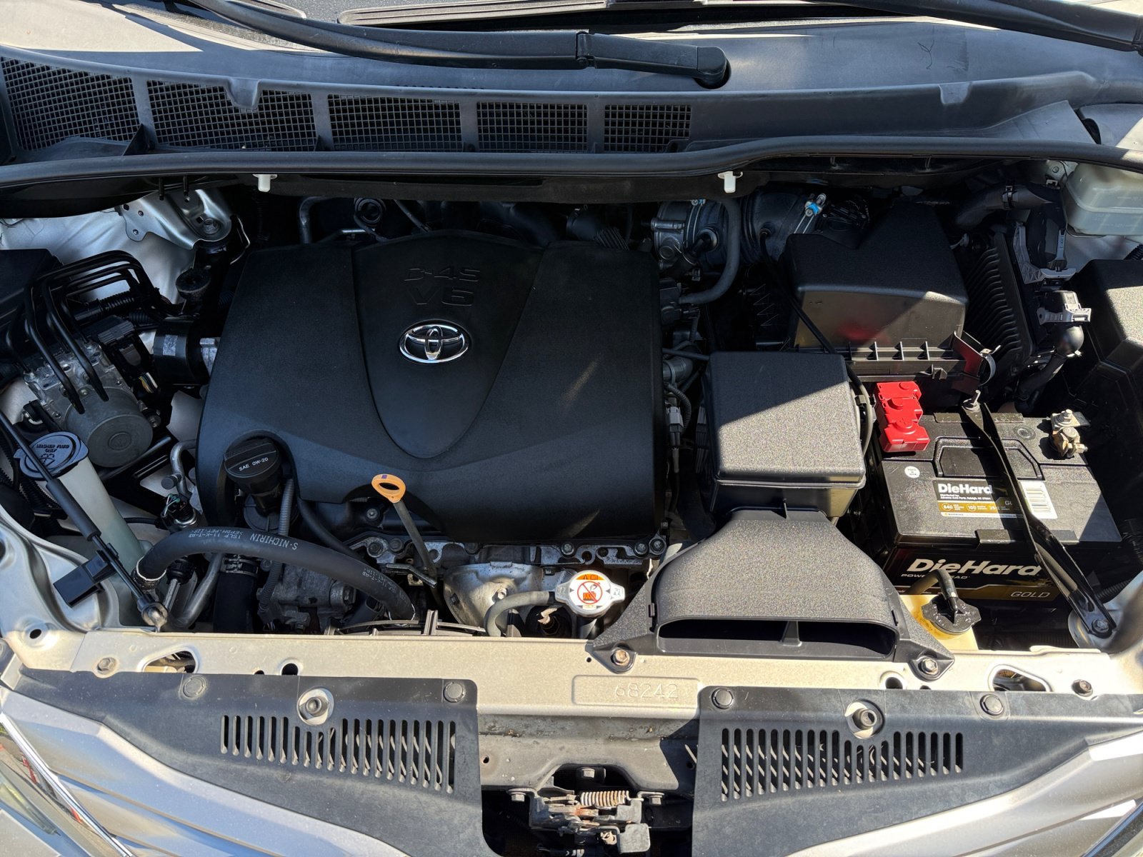 Used 2017 Creme Brulee Toyota Limited Premium image 21