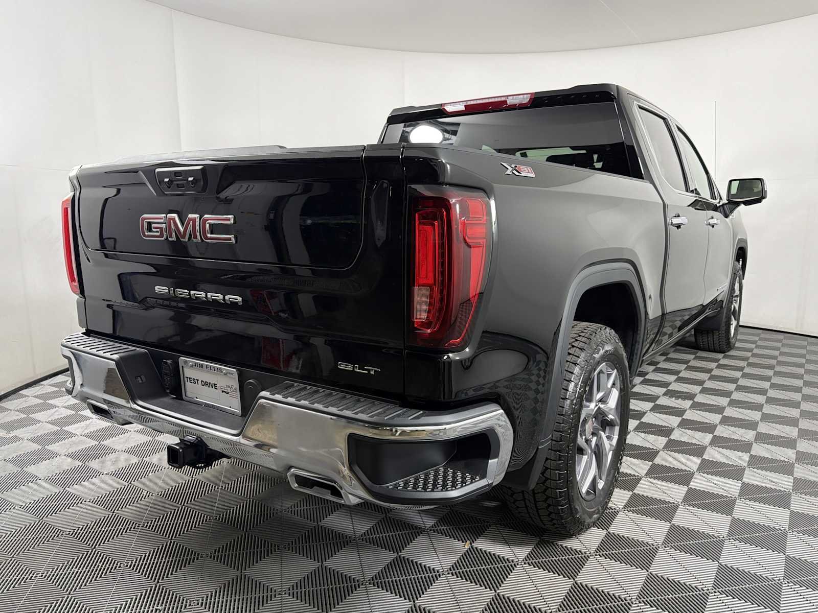 2026 GMC Sierra 1500 SLT - Photo 6