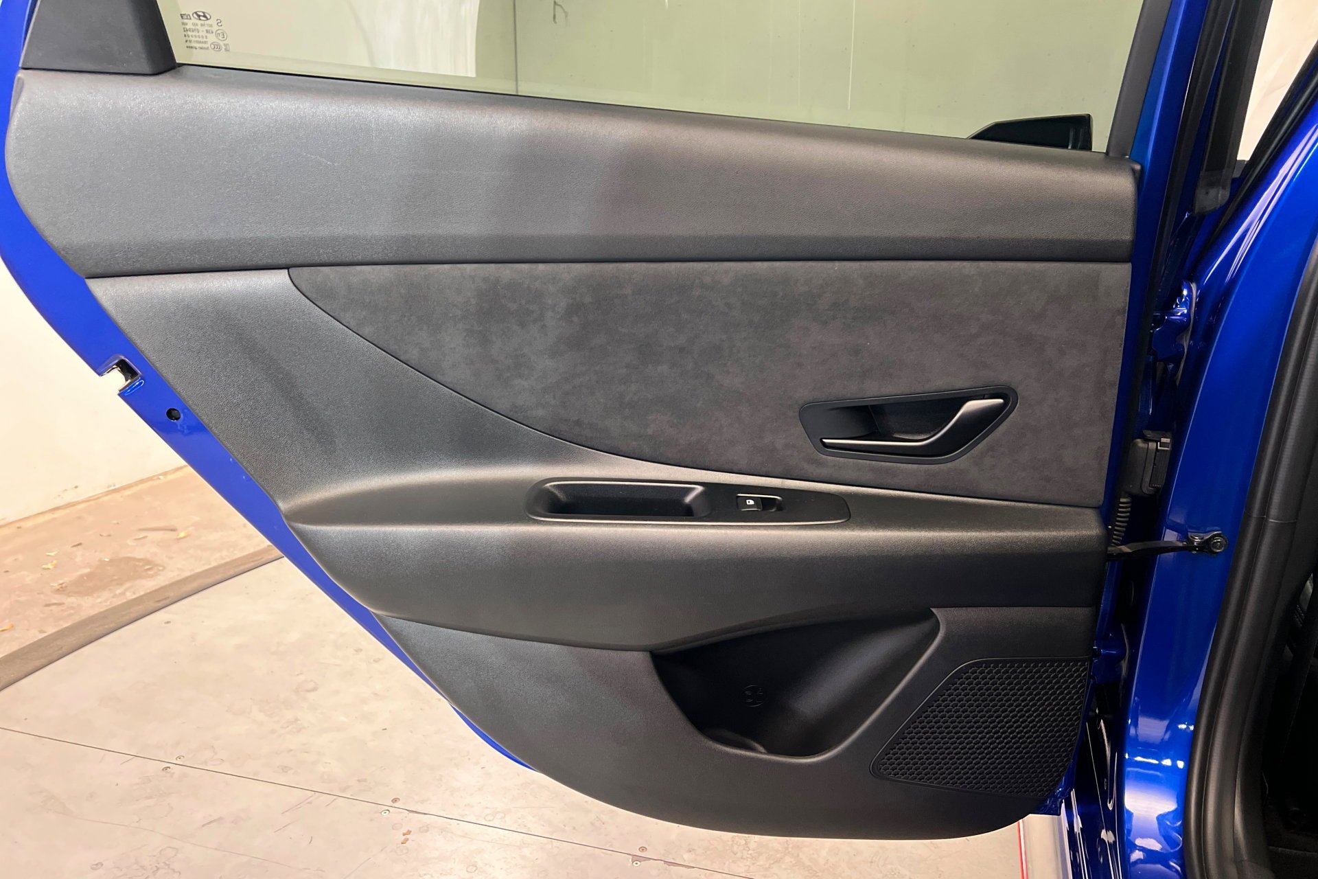 Used 2025 Intense Blue Hyundai Base image 19