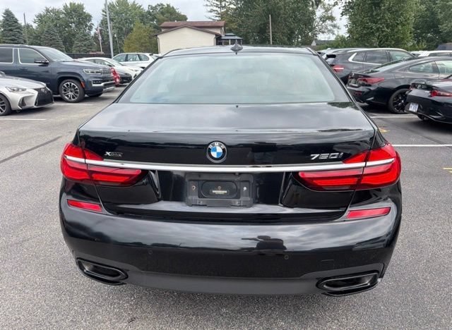 Used 2019 Black BMW 750i xDrive image 6