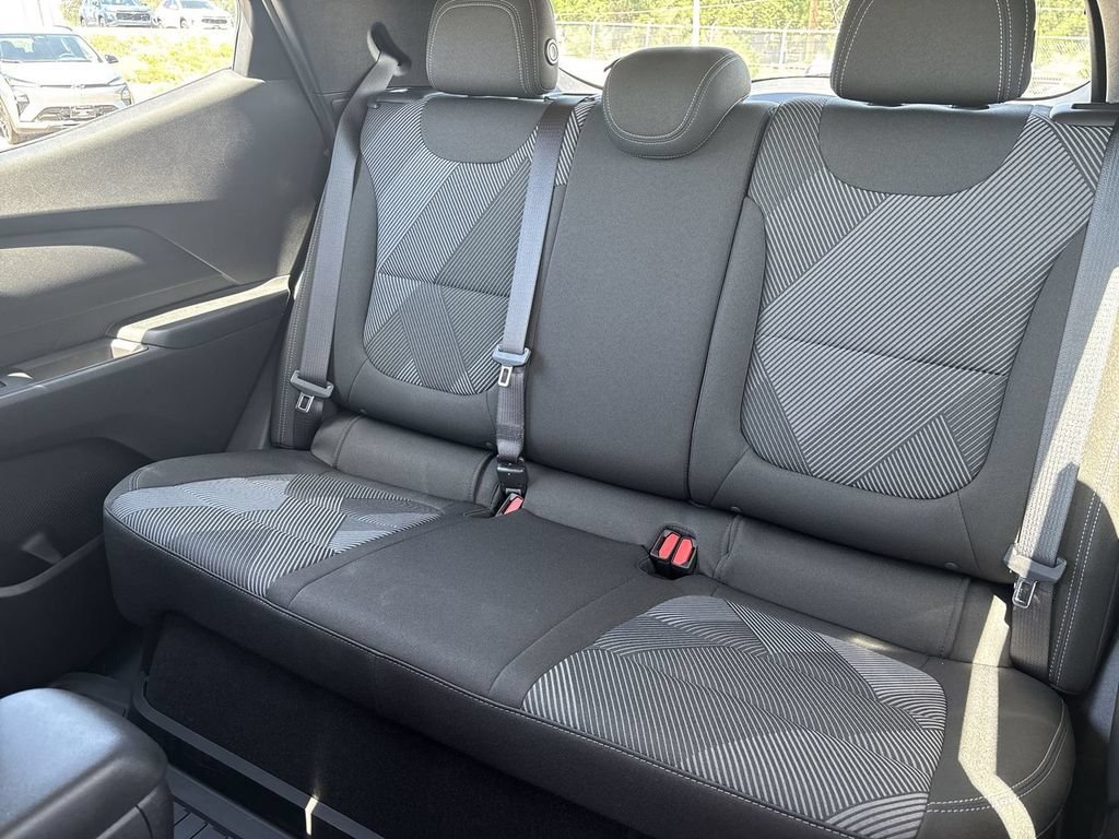 New 2027 Sterling Grey Metallic Chevrolet LT image 25