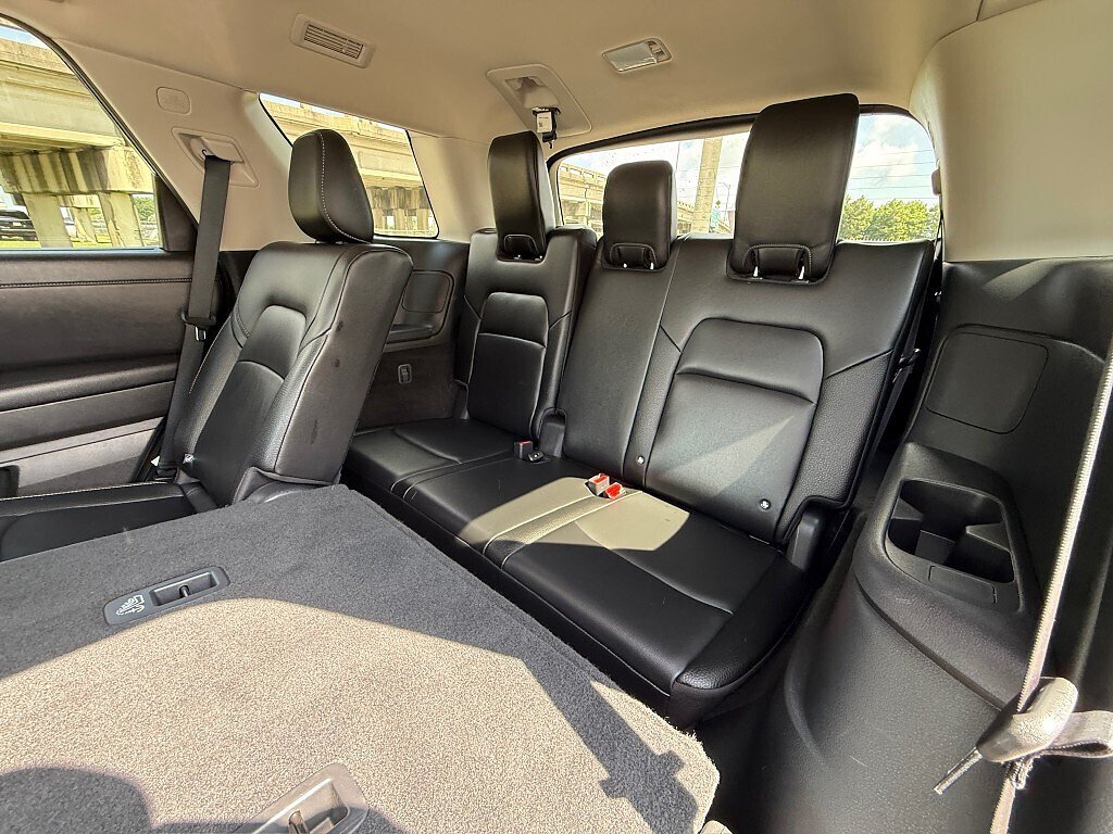 Used 2025 Deep Ocean Blue Pearl Nissan SL image 13