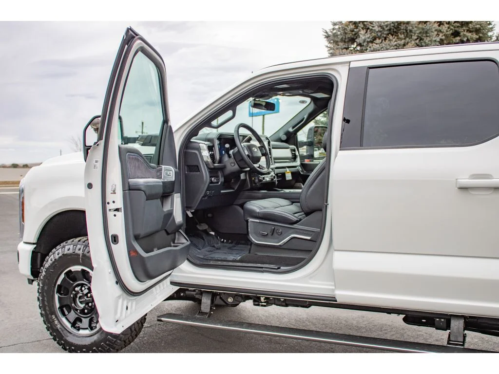2026 Ford F-350 Super Duty Platinum - Photo 13