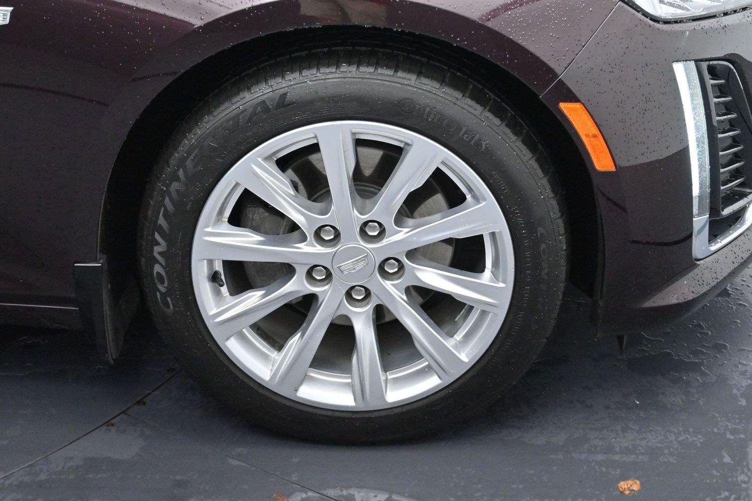 Used 2020 GARNET METALLIC Cadillac Luxury image 37