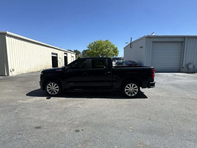 Used 2019 Black Chevrolet RST image 8