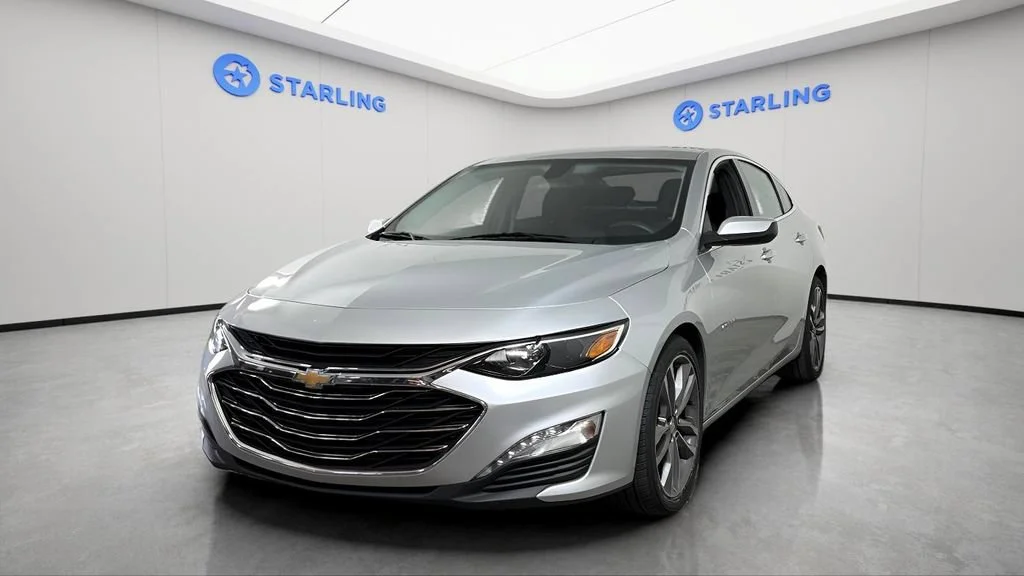 Used 2022 Silver Ice Metallic Chevrolet LT image 16