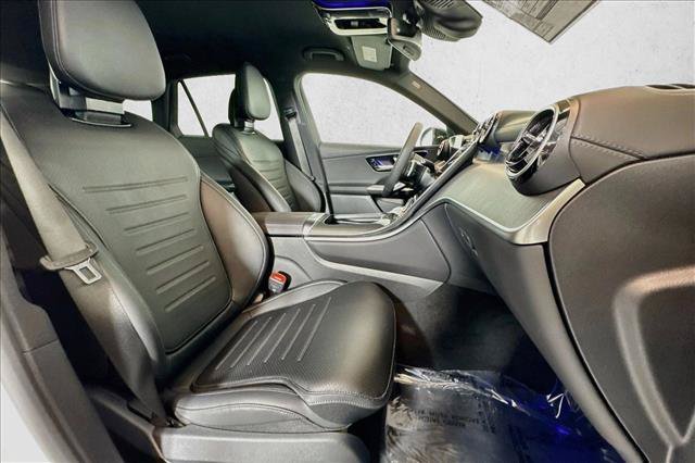 New 2026 Polar White Mercedes-Benz GLC 300 image 54