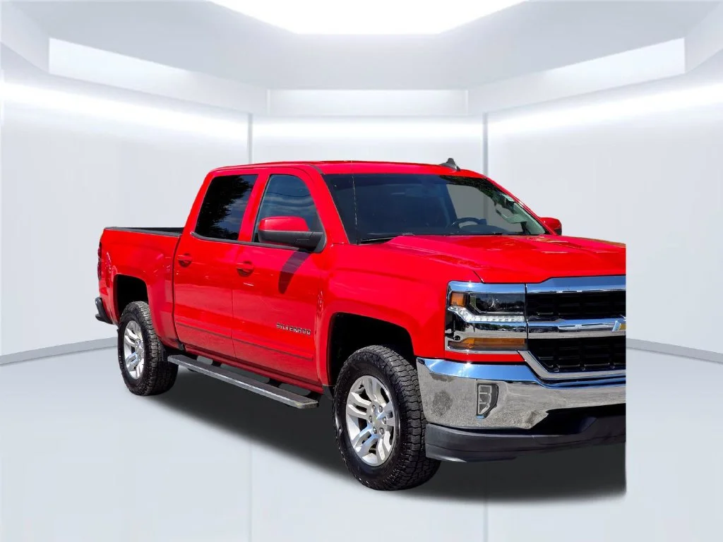 Used 2018 Red Chevrolet LT image 49