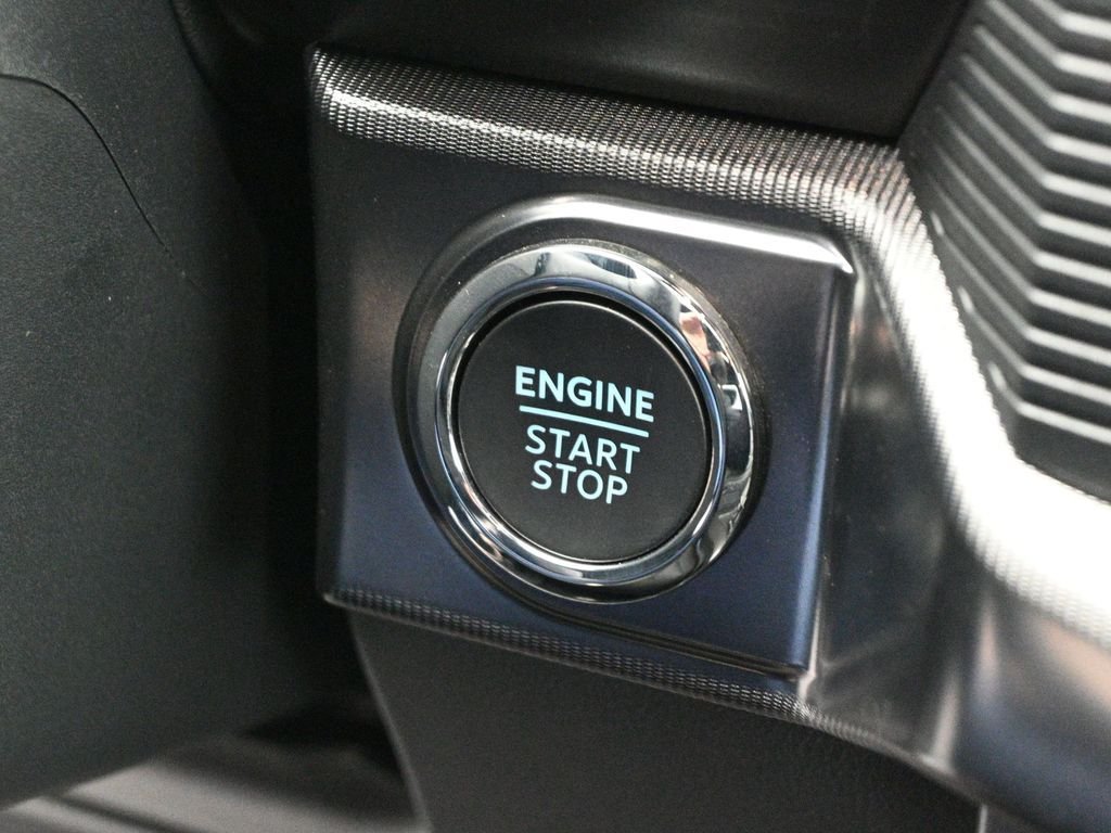 New 2025 Space White Metallic Ford Lariat image 14