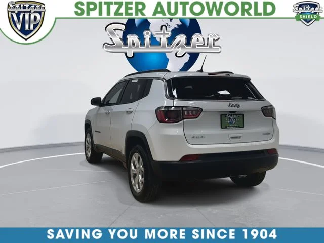 Used 2024 White Jeep Latitude image 8
