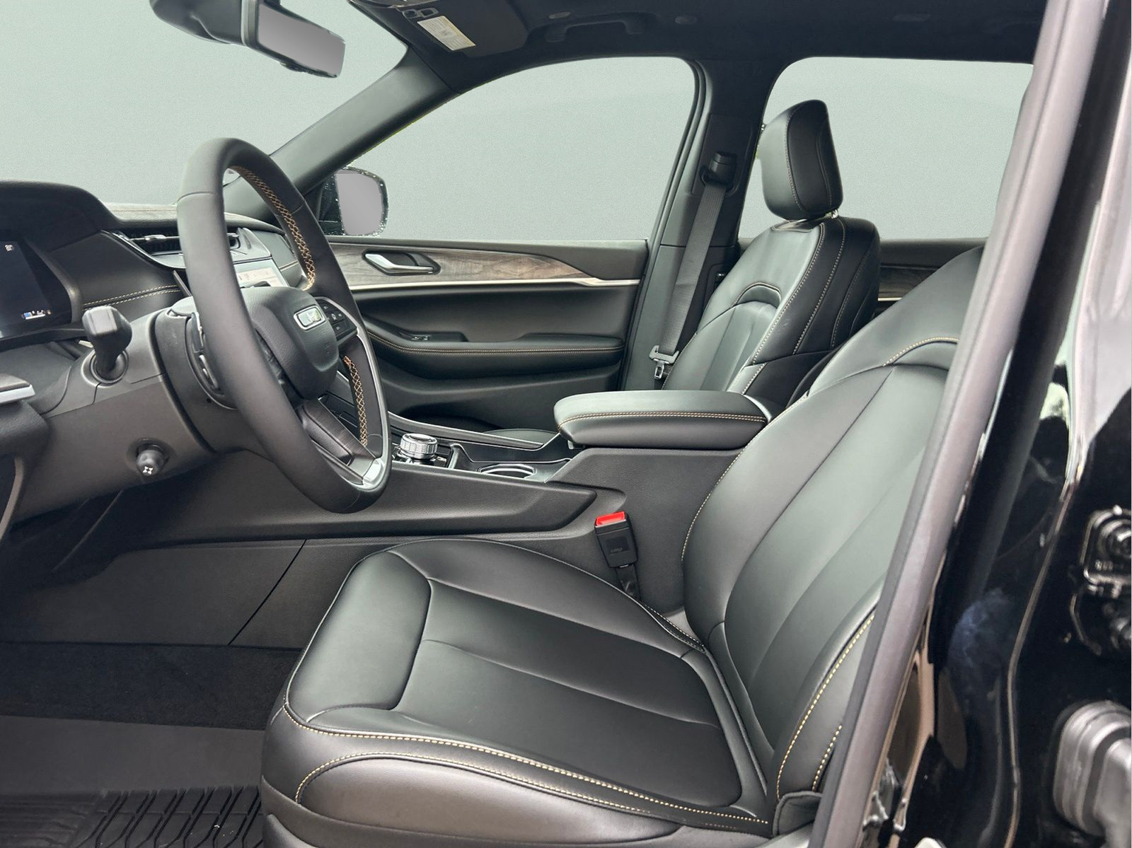 New 2026 Diamond Black Crystal Pearlcoat Jeep  image 9