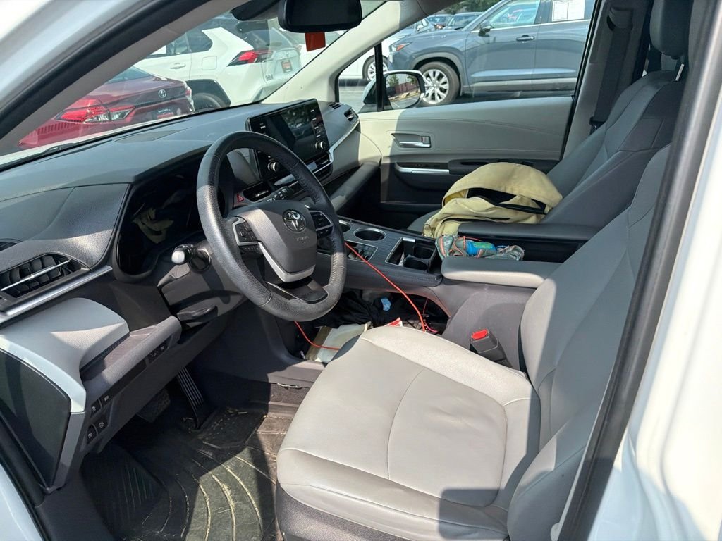 Used 2023 Beige Toyota XLE image 5