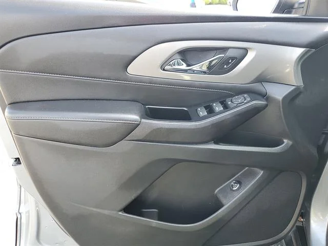 Used 2023 Sterling Gray Metallic Chevrolet LT Cloth image 22