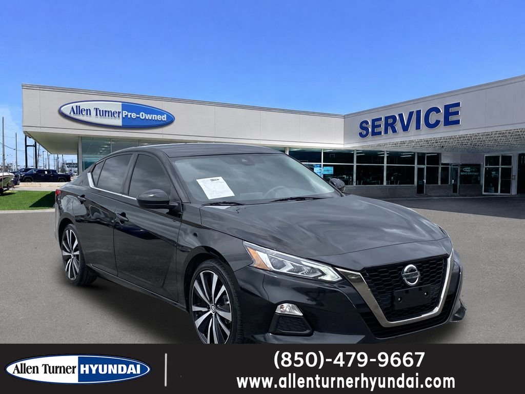 Used 2022 Super Black Clearcoat Nissan 2.5 SR image 1