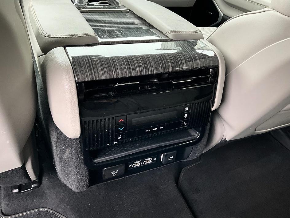 2022 Jeep Wagoneer Series III - Photo 30