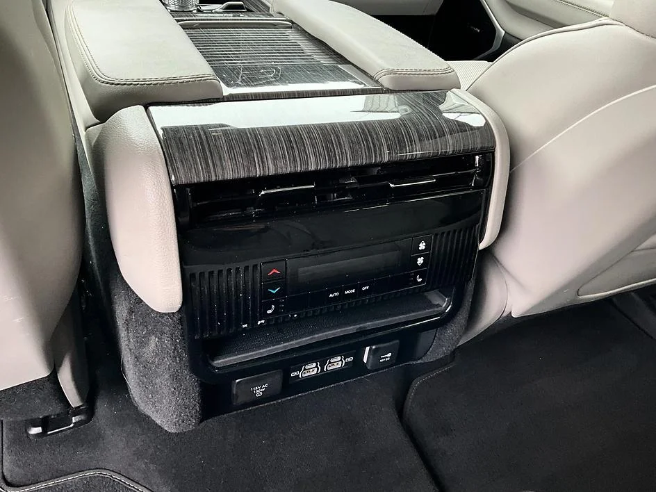 2022 Jeep Wagoneer Series III - Photo 30