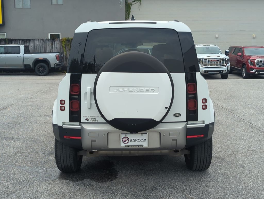 Used 2022  Land Rover S image 5
