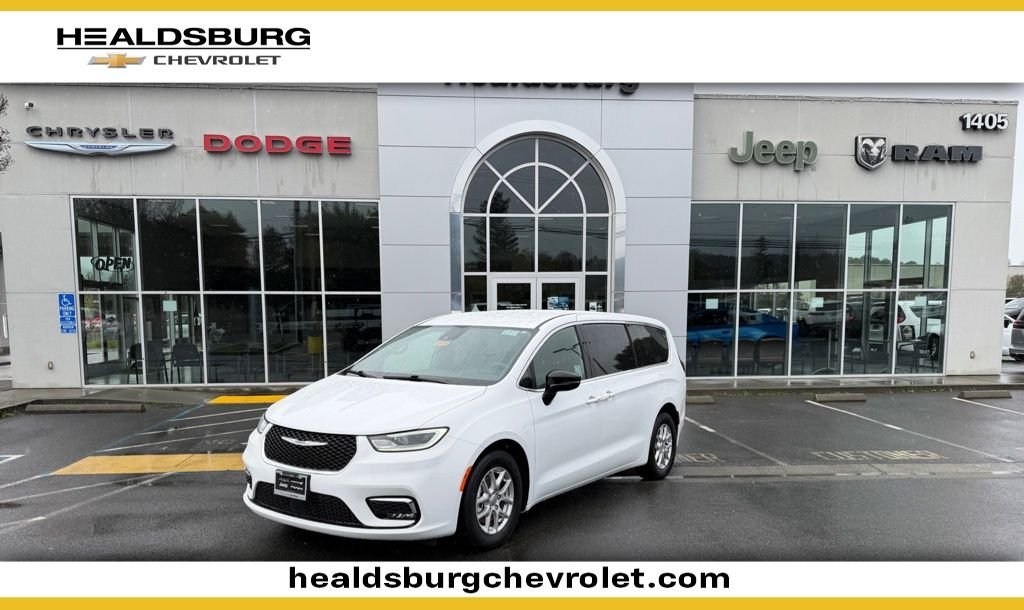 2025 Chrysler Pacifica Select