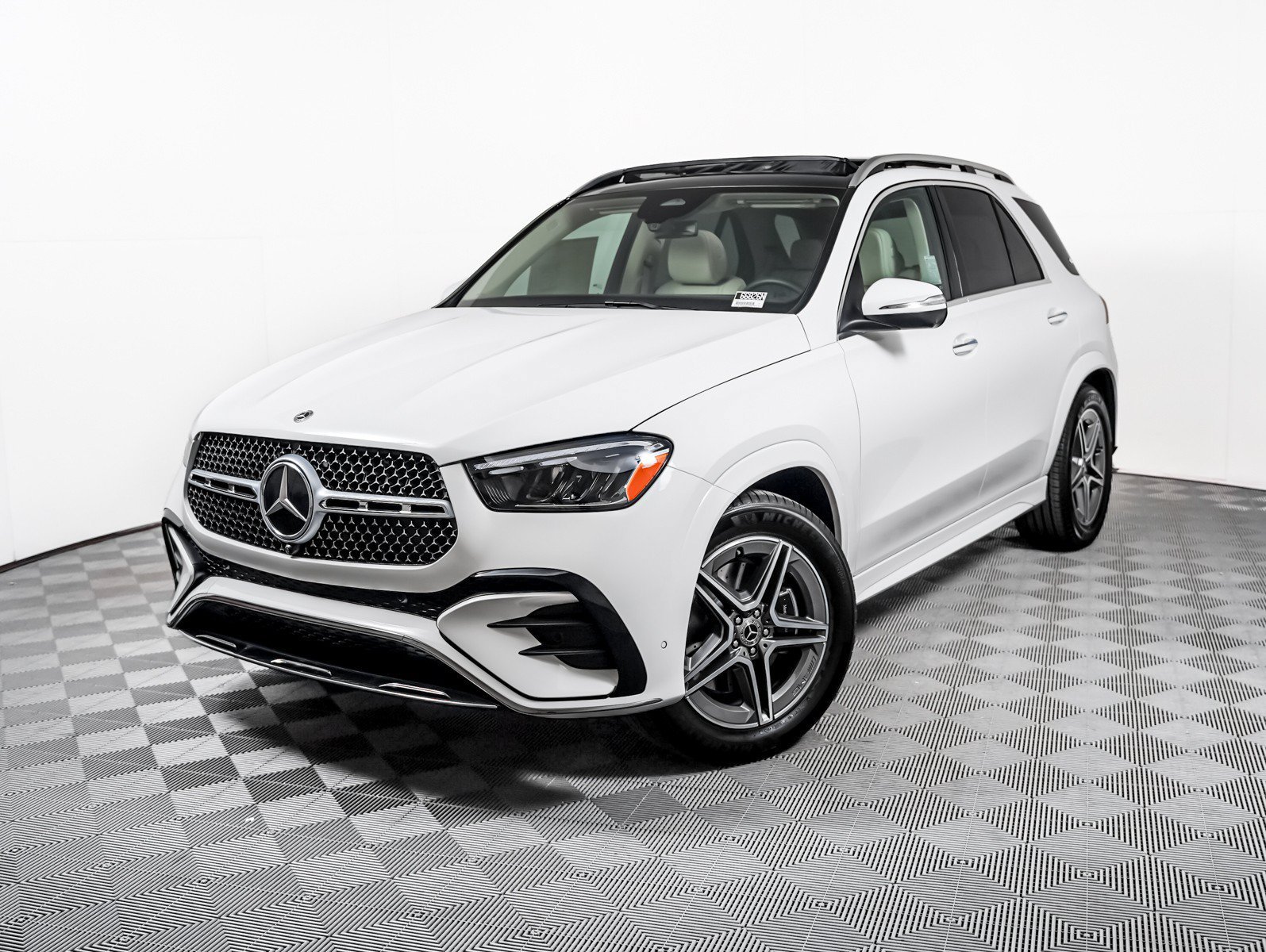 New 2026 Polar White Mercedes-Benz GLE 450 image 1