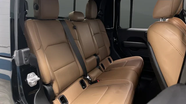 Used 2022 Black Clearcoat Jeep Rubicon image 25