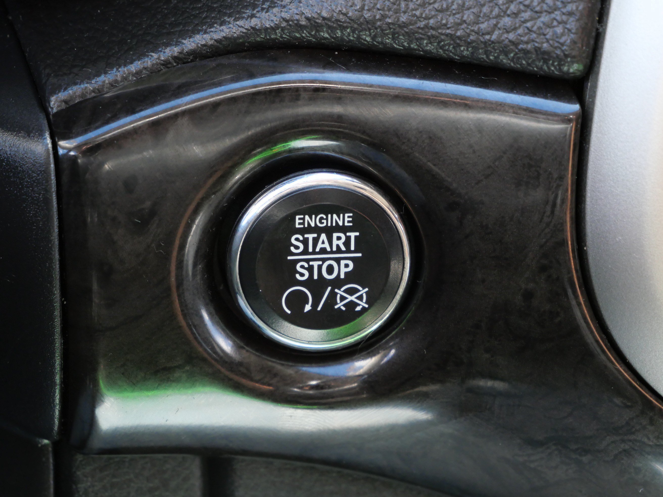 Used 2011 Brilliant Black Crystal Pearl Jeep Laredo image 31