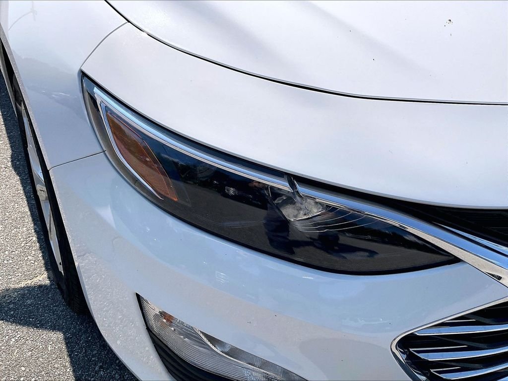 Used 2024 Summit White Chevrolet LT image 29