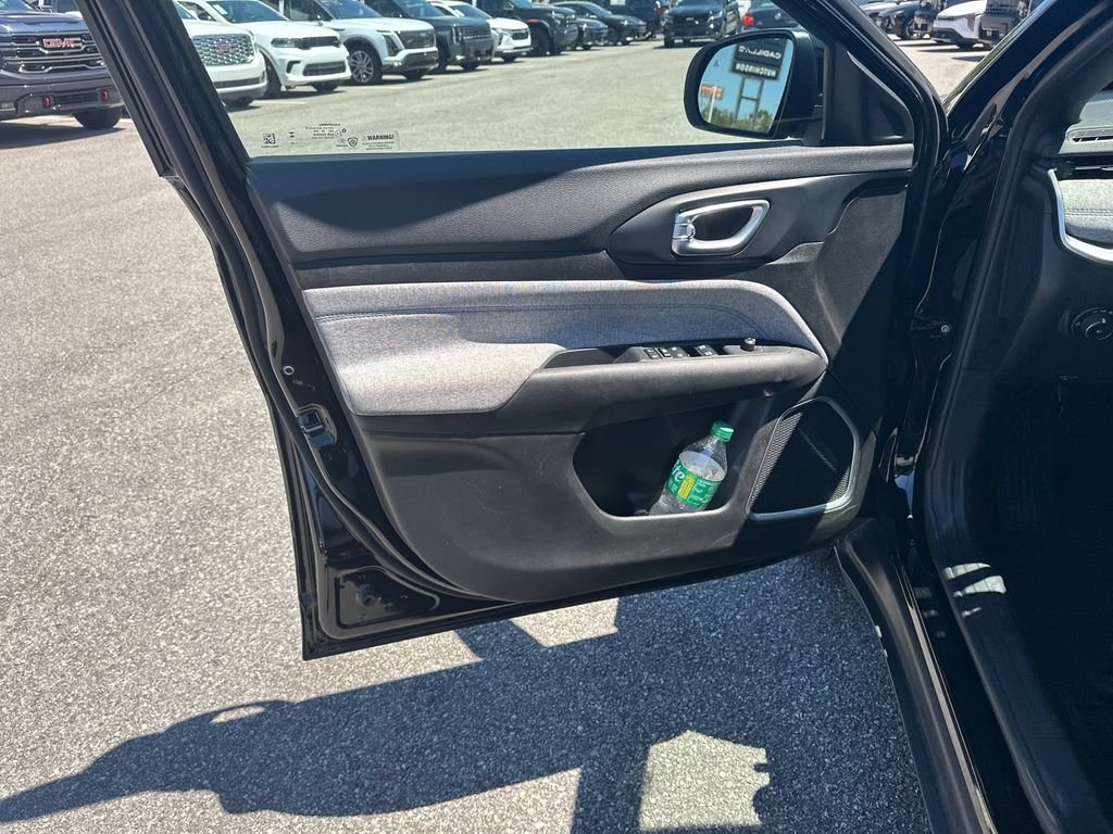 Used 2025 Black Jeep Latitude image 10