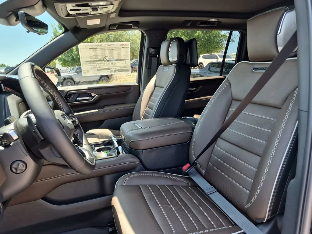 2026 GMC Yukon XL Denali Ultimate - Photo 21