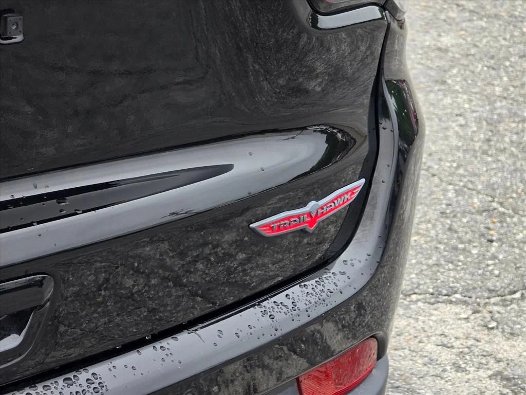 Used 2025 Black Jeep Trailhawk image 15