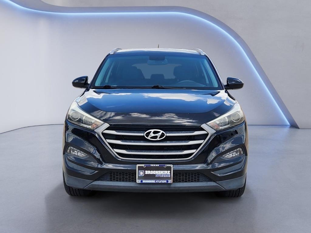 Used 2016 Ash Black Hyundai SE image 2